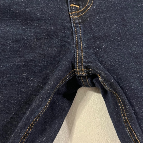 Old Navy Built in Tough Jeans Size 32x30 - Picture 3 of 8